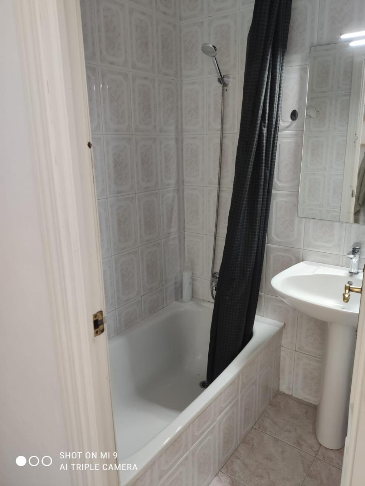 Habitacion 3 - 3 Planta Sin Ascensor En Piso Compartido No Es Piso Entero! Fuengirola Dış mekan fotoğraf